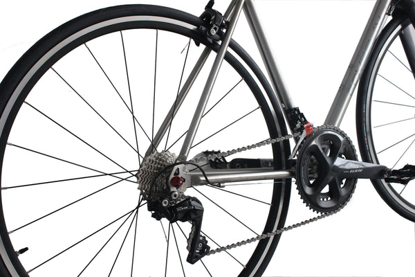 TITANIUM 700C ROAD BIKE