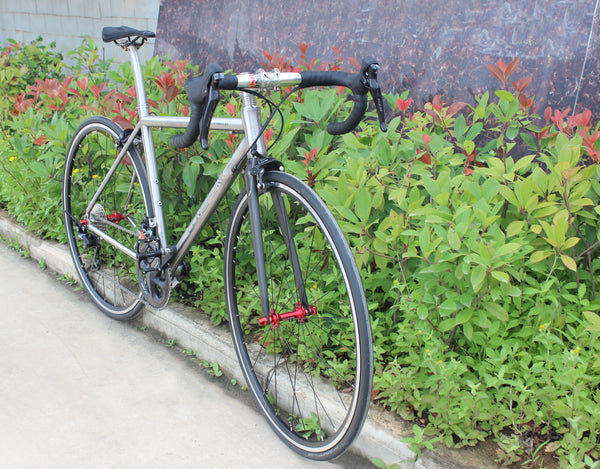TITANIUM 700C ROAD BIKE
