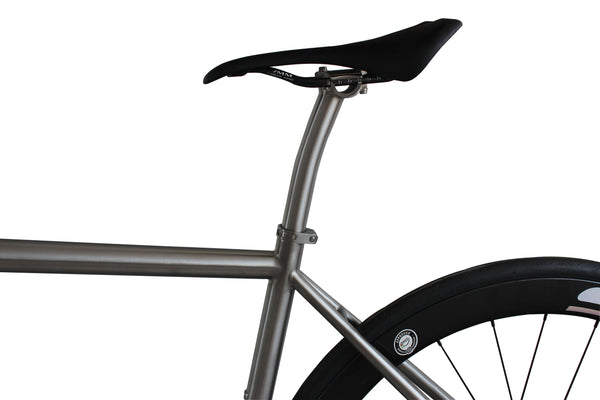 TITANIUM 700C ROAD BIKE