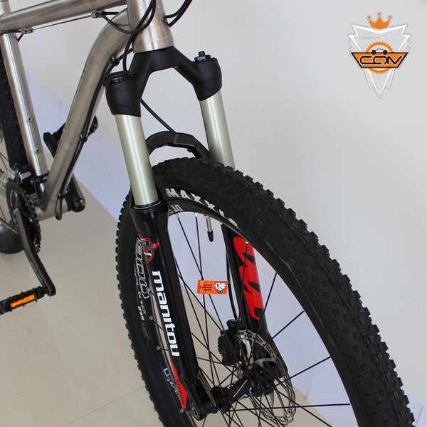 High-end titanium moutain MTB bike