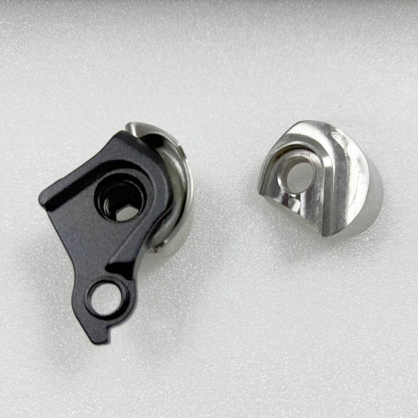 Titanium UDH Flanged 12mm Rear Dropout – Replaceable Hanger, M12×1.5 Thread