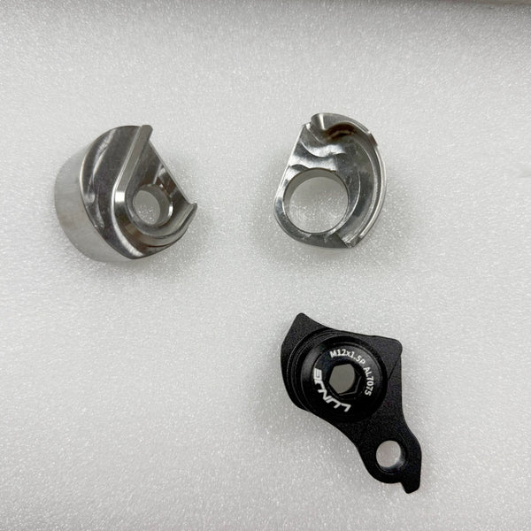 Titanium UDH Flanged 12mm Rear Dropout – Replaceable Hanger, M12×1.5 Thread